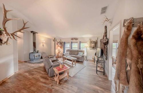 Boundary County House | The Elk Run 2 bed 2 bath family retreat with wifi