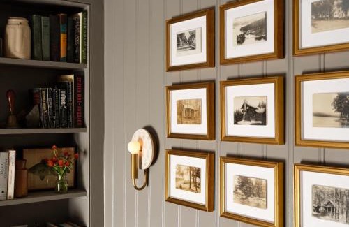 Center Lovell House | The Ell, a Historic, Luxurious 2 bed, 2 bath Private Suite in Lovell