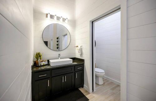 Broken Bow House | The Ember House - Luxury Honeymoon Cabin