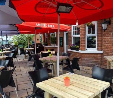 Wokingham Hotel | The Emmbrook Inn Hotel