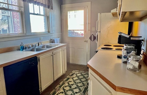 East of Broadway Bed & Breakfast | The Empress of Little Rock