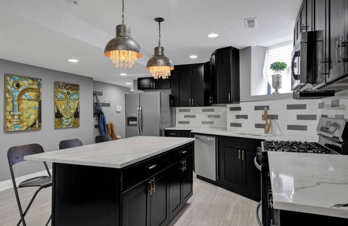 Bronzeville Condo | The En Bronze ~ 7mins To Dining & Downtown Chicago