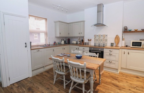 Dartmouth Cottage | The English School, Flat 2