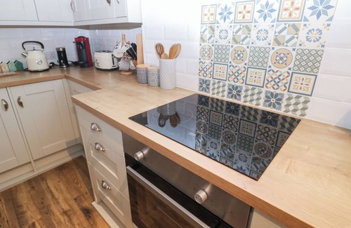 Dartmouth Cottage | The English School, Flat 2