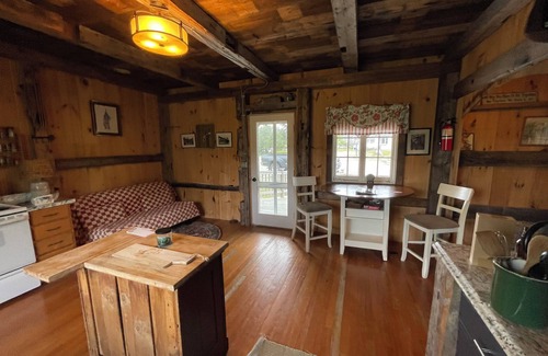 Vinalhaven Cabin | The Enoch Cottage at East Boston Quarry