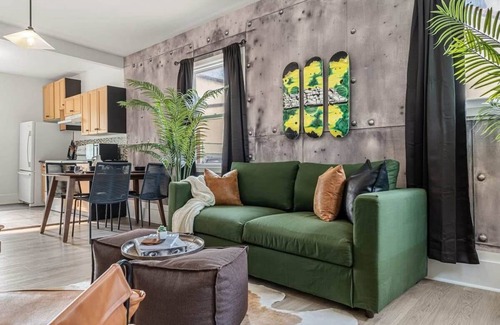Drumheller House | The Era| 2-Bedroom | BBQ, River & Big Dinosaur