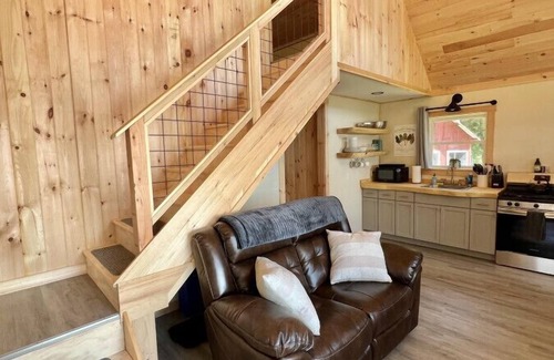 Shawmut Cabin | The Escape | Steps to the Sand