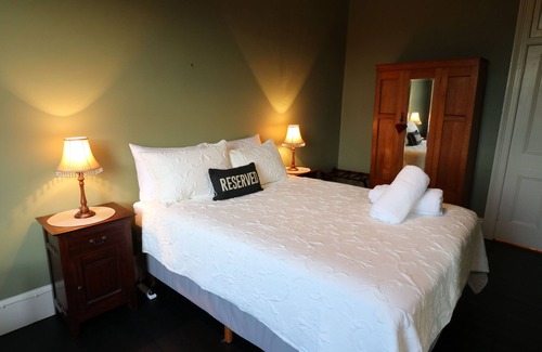 Beaconsfield Hotel | The Exchange Beaconsfield - Offering Heritage Accommodation