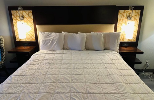 West Columbia Hotel | The Executive Inn & Suites