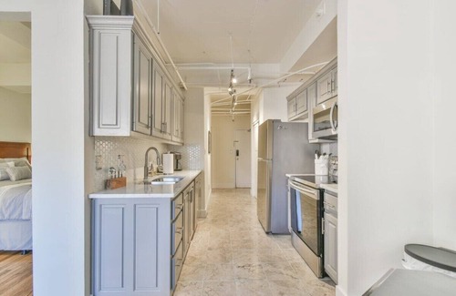 Athens Apartment | The Executive Loft - Walk to Sanford Stadium!