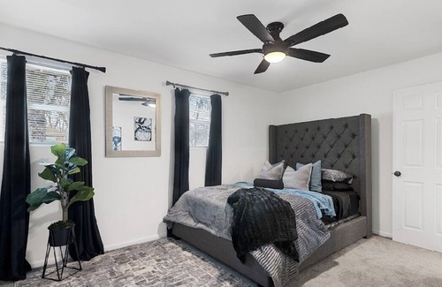 Homewood House | The Executive suite, is the place to be. Work and play ready,