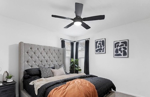 Homewood House | The Executive suite, is the place to be. Work and play ready,