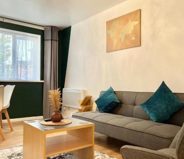 Goodmayes Apartment | The Express Apartment