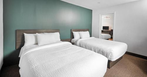 Niagara Falls Hotel | The Falls Hotel & Inn
