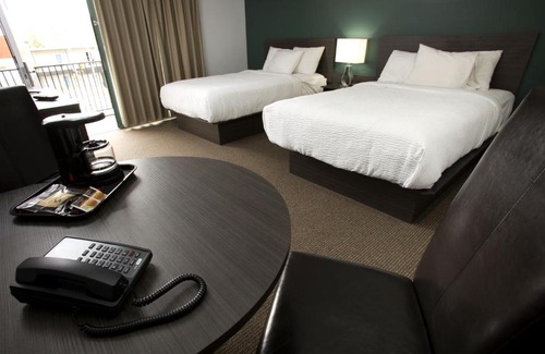 Niagara Falls Hotel | The Falls Hotel & Inn