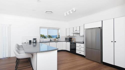 Salamander Bay House | The Family Entertainer - with sweeping water views