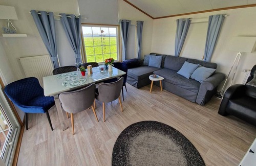 Lathum Ski Chalet | The family-friendly chalet by the lake in the park "De Veerstal"