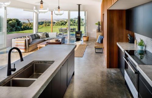 Raglan House | The Fantails Hideaway