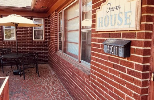 Sumter House | The Farm House on Adams