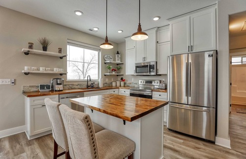 Sheridan House | The Farmhouse at Lincoln Suites, Sheridan Wyoming
