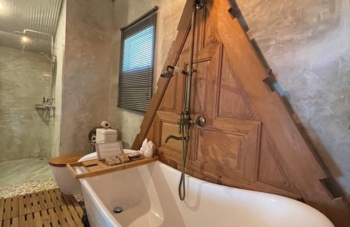 Na Chom Thian Hotel | The Farmhouse at Polo Escape