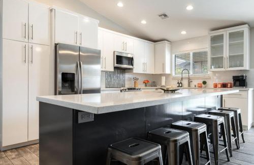 Sunset Ridge House | The Fashionable Fox Trotter with Heated Pool