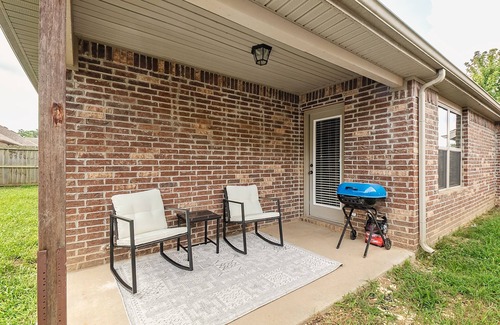 Fayetteville House | The Fayetteville Villa- cozy home near UofA