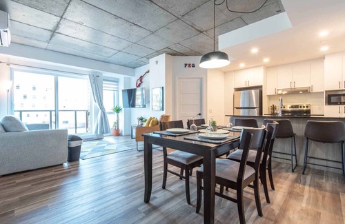 Saint-Roch Apartment | The FEQ Lodge (with rooftop pool and gym)