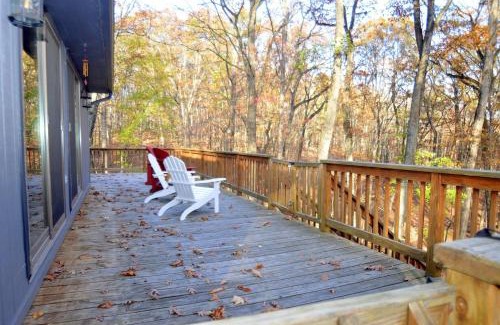 Great Cacapon House | The Fern - Private - Pet Friendly - Fireplace - River Access - Fire Pit - EV Station