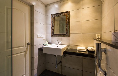 Caranzalem Hotel | The Fern Residency Miramar