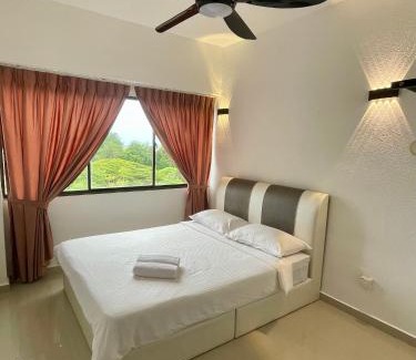Batu Ferringhi Apartment | The Ferringhi Sea View at Sri Sayang