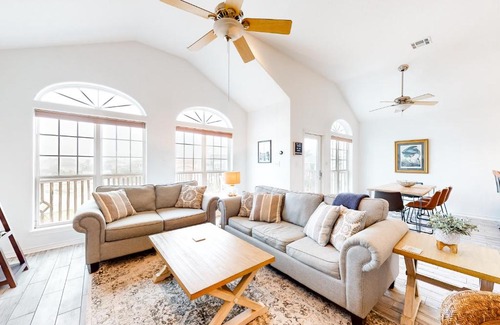 Pirates Beach House | The Fiddler Crab