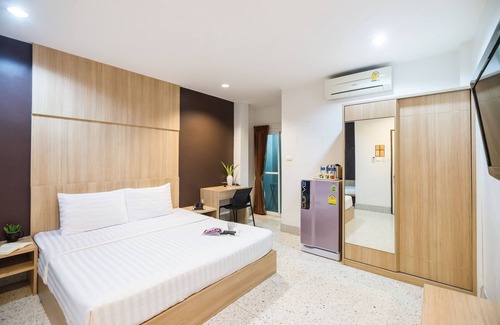 Rong Muang Hotel | The Fifth Residence Hotel