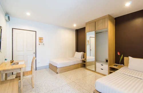 Rong Muang Hotel | The Fifth Residence Hotel