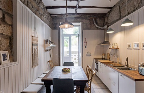 Bonfim House | The Fig Tree House by LovelyStay