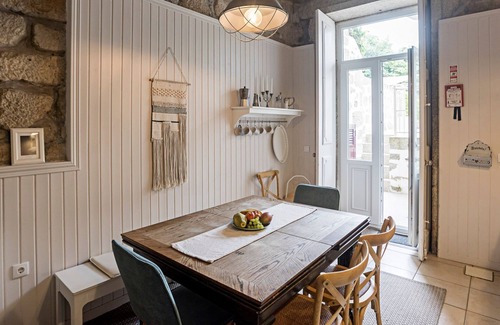 Bonfim House | The Fig Tree House by LovelyStay