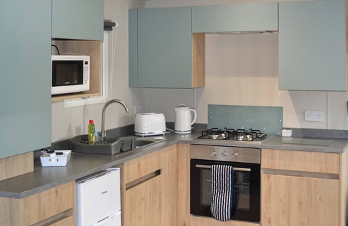 Forres Cottage | The Finch offers a comfortable space for 4 guests.