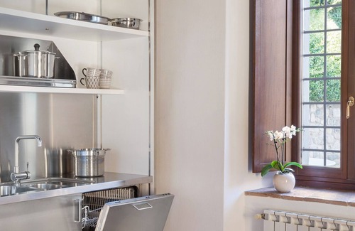 Cola House | The First of the Castle, prestigious one-bedroom apartment with lake view, swimming pool