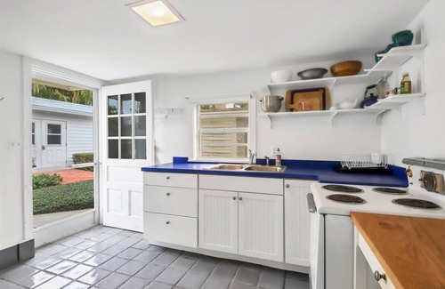 Boca Grande House | The Fish House - 2BR cozy cottage steps from the beach and historic downtown Boca Grande