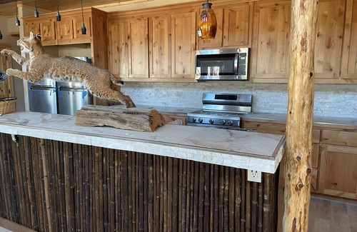 Denison House | The Fishing Lodge of Texoma - fun, comfortable group getaway
