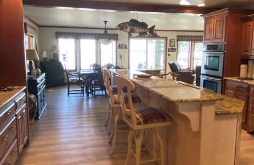 Shawano House | “The Fishing Shack” a Shawano Lake Retreat!