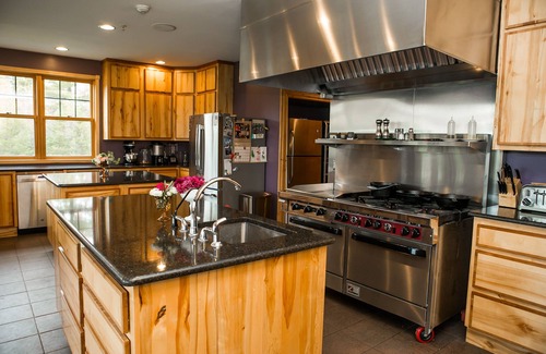 Two Harbors Bed & Breakfast | The Fitzgerald Manor BnB is Your Northwoods Destination !