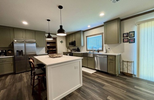 Negreet House | The Five A at Slaughter Creek w/Community Launch and commercial ice machine