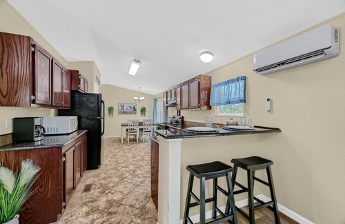 Westminster House | The Five Acre Woods - Charming 3-bedroom house in Whitewright with WiFi and AC