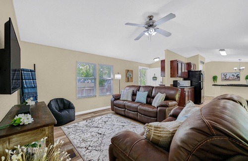 Westminster House | The Five Acre Woods - Charming 3-bedroom house in Whitewright with WiFi and AC