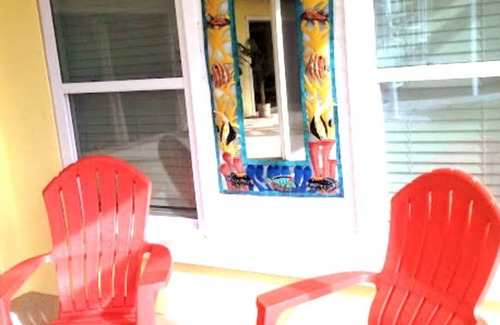 New Port Richey House | The Flamingo on the Cotee River