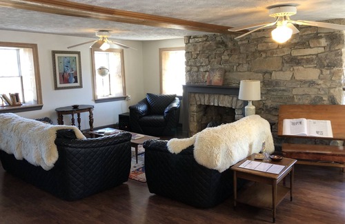 Bedford Apartment | The Flat above Horn O Plenty Freshtaurant