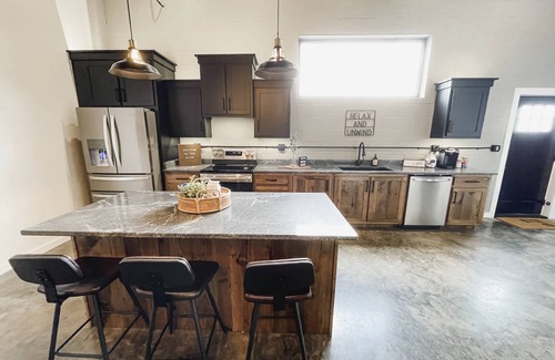 Mountain Home Apartment | The Flats - Industrial modern loft within walking distance to downtown!