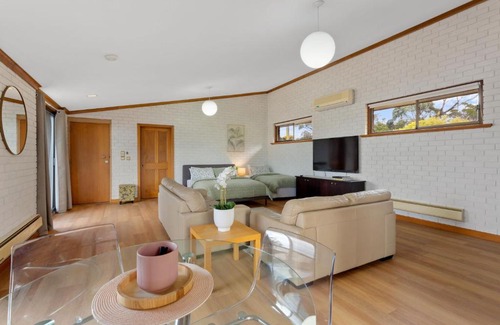 Port Lincoln Apartment | The Flaxman Studio - Panoramic Ocean Views