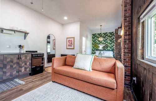 Sanford Apartment | The Florida Room - Eclectic Studio in Sanford, FL!